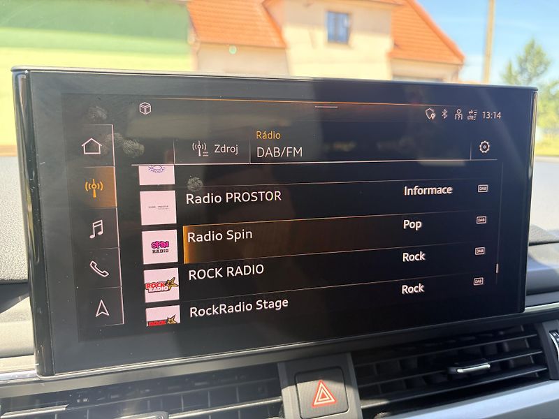 Audi A4 Avant 2.0TDI DSG QUATTRO LED - fotka 30 z 56
