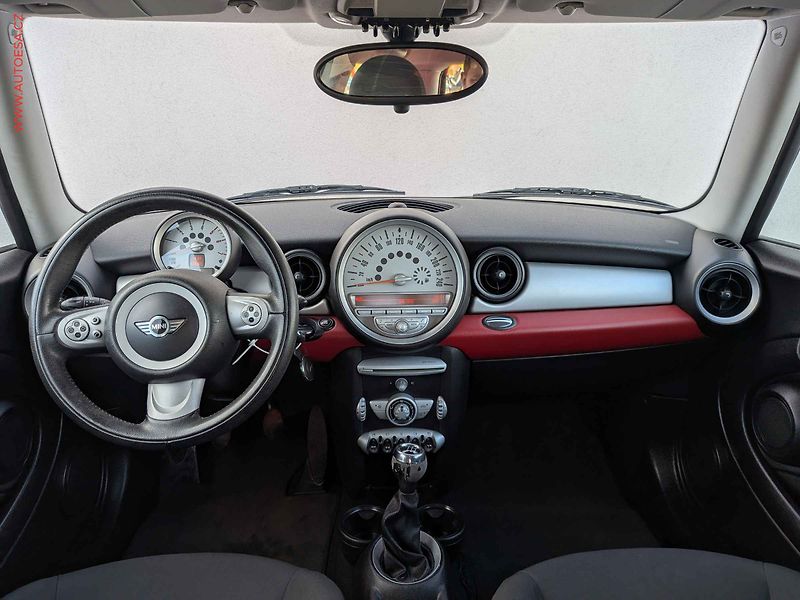 Mini Cooper (2007) 1.6 D, AC, tempo - fotka 8 z 13
