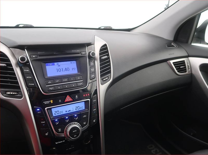 Hyundai i30 (2014) 1.6 CRDi, ČR,1.maj, Serv.kniha - fotka 10 z 16