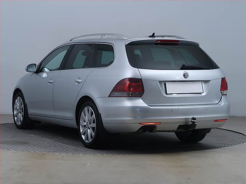 Volkswagen Golf (2012) Comfortline 2.0 TDI, Xenony - fotka 4 z 14