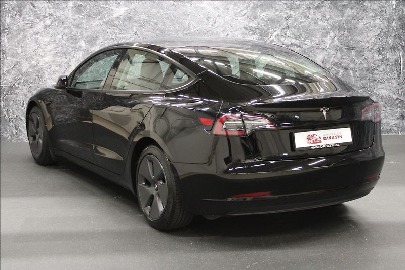 Tesla Model 3 0,0 Standard plus zánovní - fotka 3 z 26