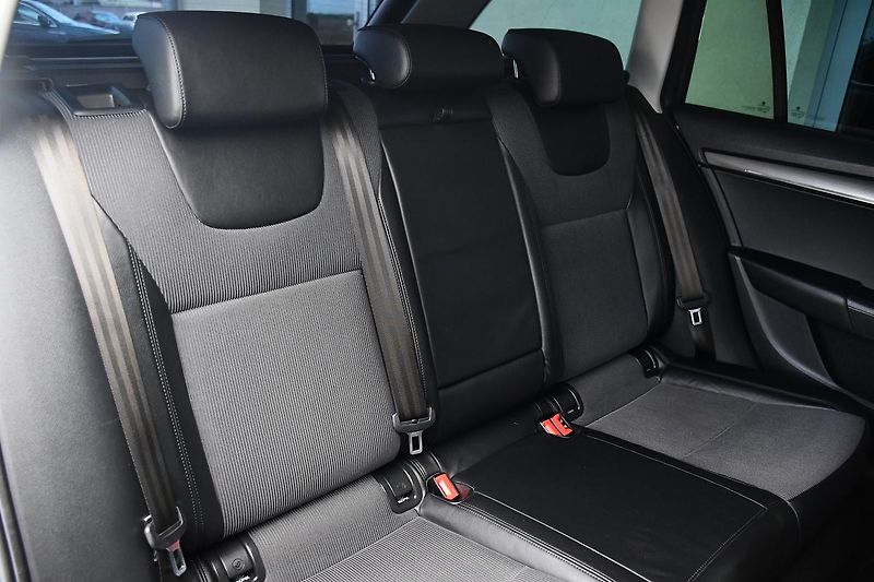 Škoda Octavia 2.0TDi STYLE VIRTUAL ACC ČR - fotka 17 z 54
