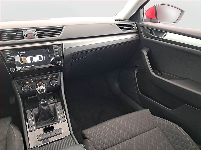 Škoda Superb (2016) 2.0 TDI, Serv.kniha - fotka 8 z 22