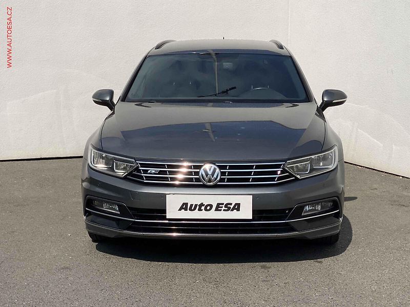 Volkswagen Passat (2015) 2.0 TDi, AC, výhřev sed. - fotka 2 z 19