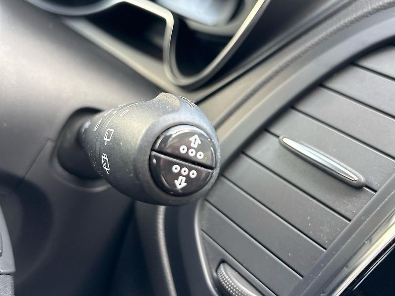 Renault Captur (2019) LIMITED MAN6, ČR - fotka 18 z 46
