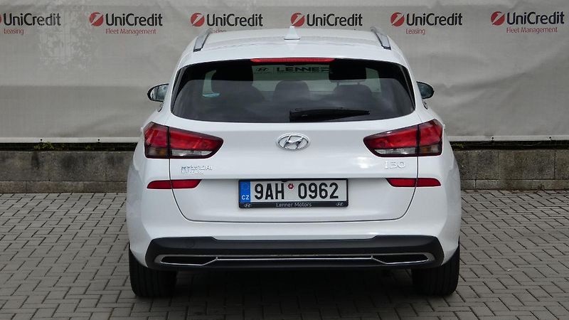Hyundai i30 Kombi 1.5 T-GDI mHEV Smart - fotka 4 z 23