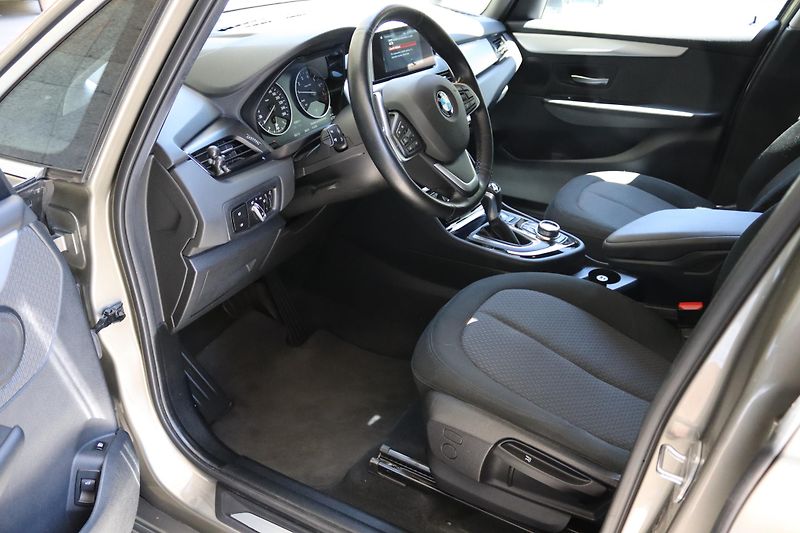 BMW Řada 2 225xe iPERFORMANCE F45 165kW - fotka 21 z 50