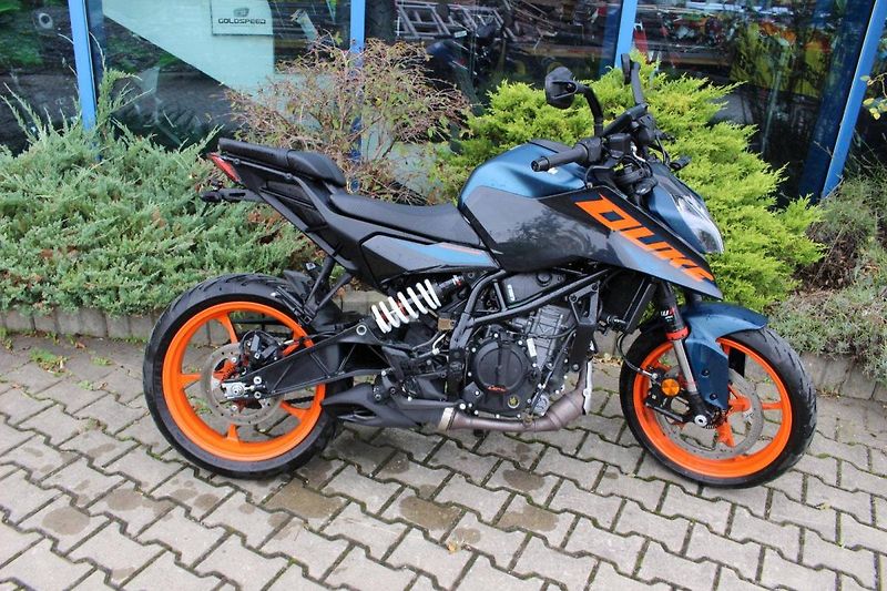 KTM 125 Duke (2024) 125 2025/24 - fotka 3 z 12