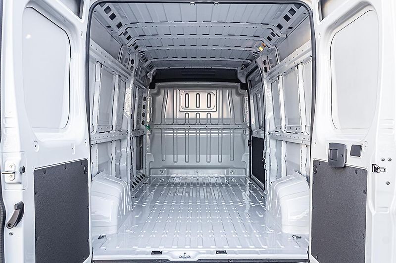 Peugeot Boxer (2026) 2,2 Furgon 3500 L3H2 BlueHDi 1 - fotka 9 z 9