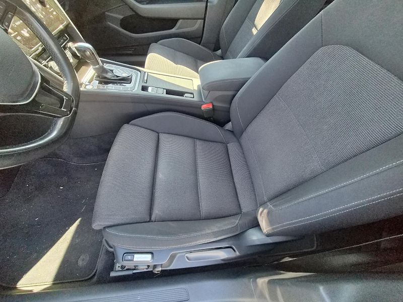 Volkswagen Passat Variant (2017) 2,0 TDI BMT DSG Com - fotka 6 z 9