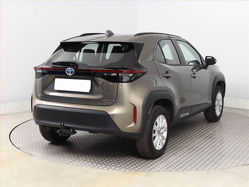 Toyota Yaris Cross (2024) Comfort 1.5 VVT-iE E-Four - fotka 5 z 15