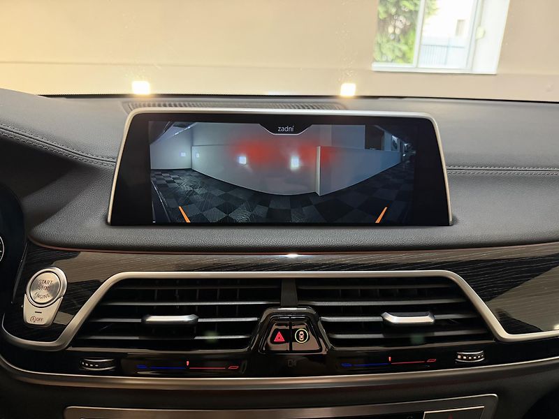 BMW Řada 7 BMW 740d xDrive M-Paket CZ - fotka 34 z 50