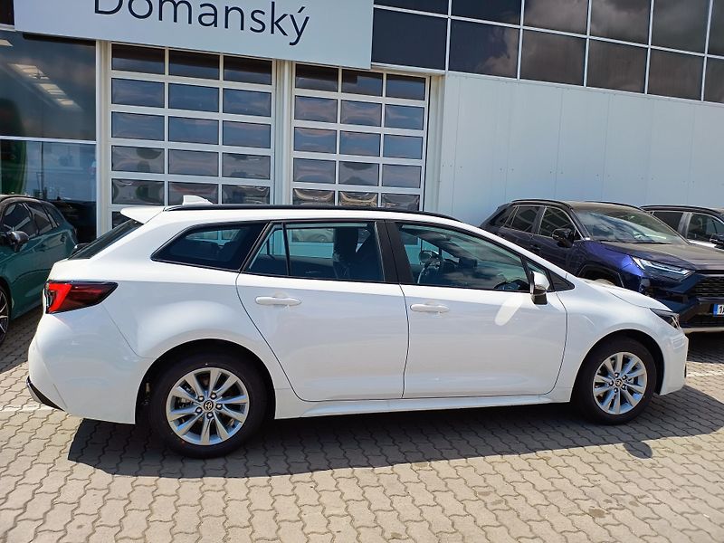 Toyota Corolla (2026) TS1.8 FHEV COMFORT BUSINESS - fotka 5 z 14
