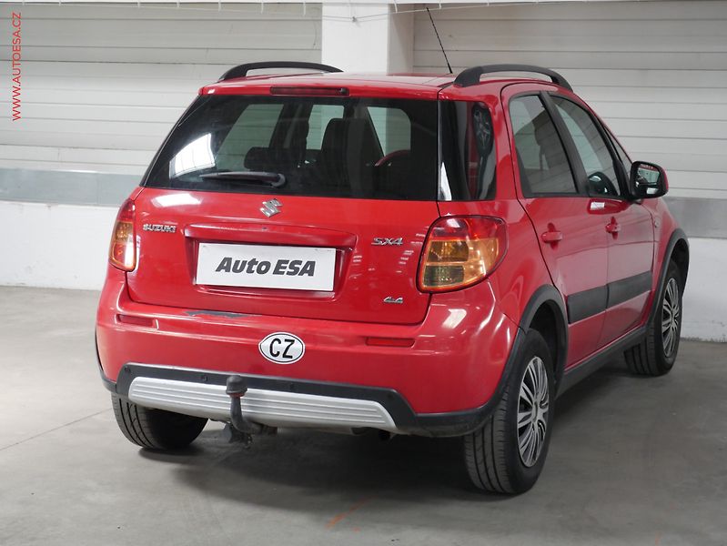Suzuki SX4 (2009) 1.6i 4x4, ČR, AC, TZ, park - fotka 6 z 20
