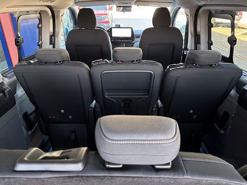 Ford Tourneo Custom (2026) Titanium L1, Tourneo, 2.0 EcoB - fotka 29 z 33