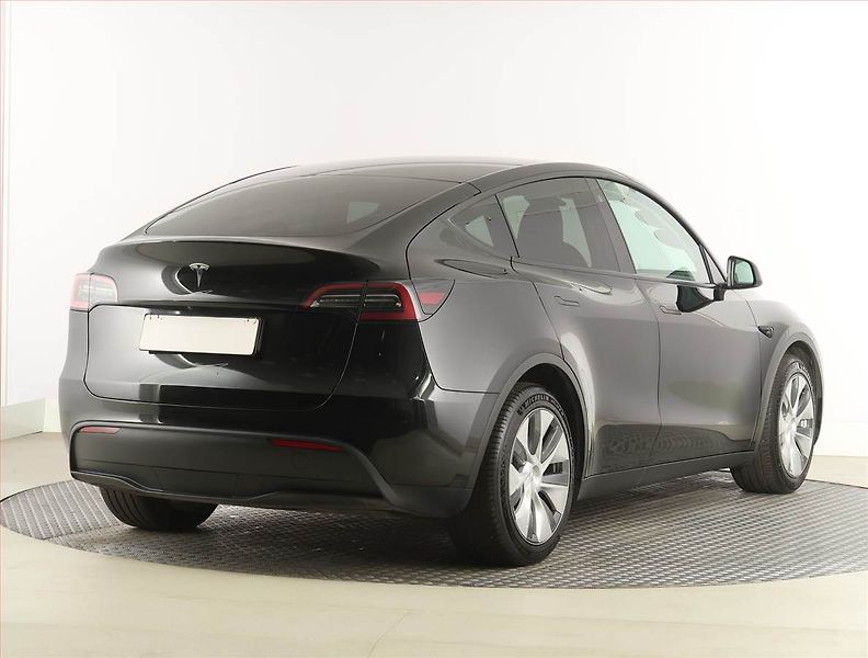 Tesla Model Y (2023) Long Range AWD 79kWh, SoH 91% - fotka 5 z 33