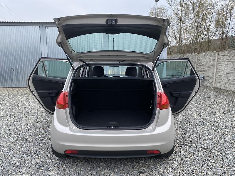 Kia Venga 1.4i 16v 90PS KLIMA SERVIS!!!  - fotka 131 z 144