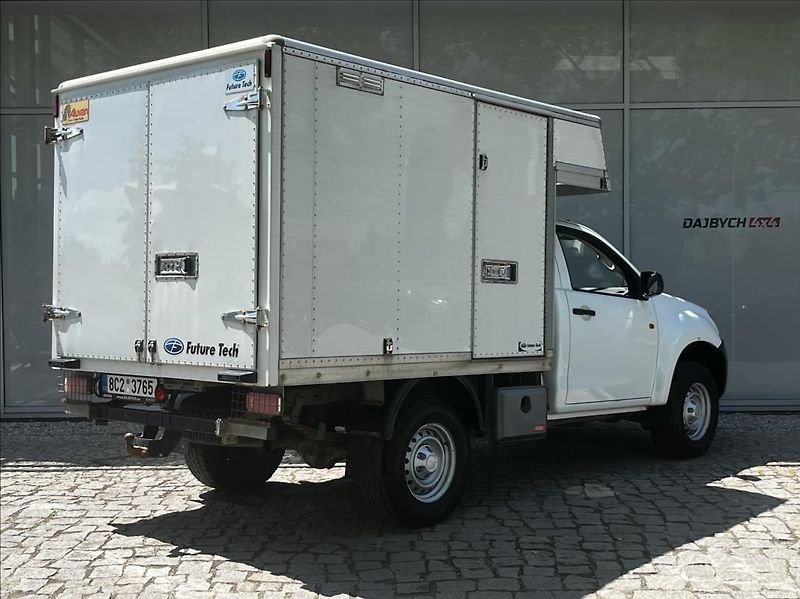 Isuzu D-Max 1,9 SC skříň  6 M/T L 4x4 - fotka 5 z 31