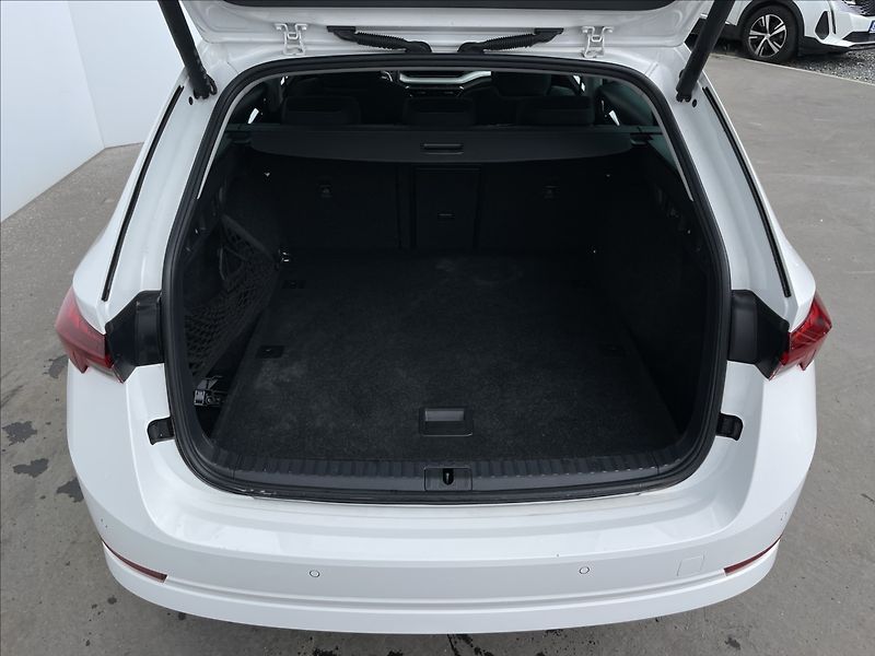 Škoda Octavia 2,0 TDI DSG Style Plus TAŽNÉ - fotka 24 z 24