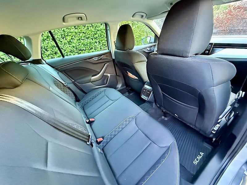 Škoda Scala (2022) 1,0TSi 70kW Koup.ČR,1.majitel - fotka 10 z 15