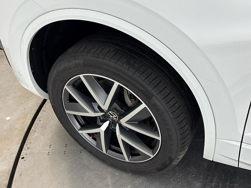 Volkswagen Touareg R-Line - fotka 30 z 30