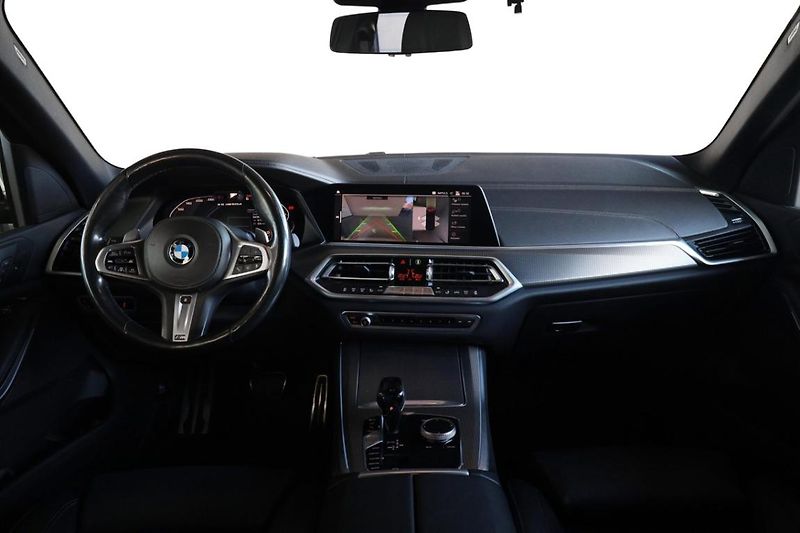 BMW X5 M50d - fotka 7 z 27