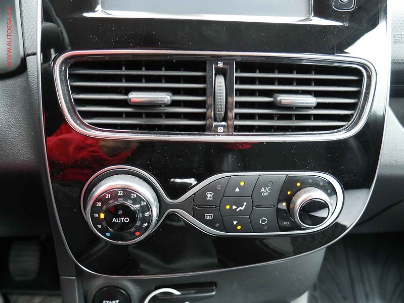 Renault Clio (2016) 0.9TCe, Navi, LED - fotka 17 z 21