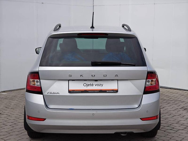Škoda Fabia Tour Ambition 1,0TSI - fotka 19 z 20