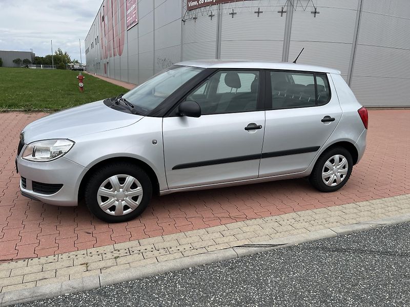 Škoda Fabia 1.2 HTp Special - fotka 2 z 36