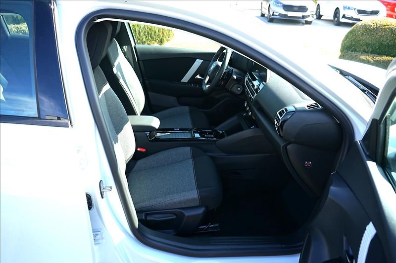 Citroën C4 (2026) 1,2 Hybrid 110k Automatic YOU - fotka 11 z 17