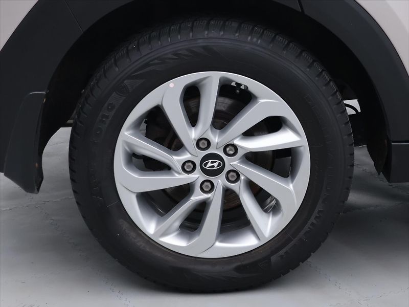 Hyundai Tucson 1,7 CRDi 85kW CZ Czech Edition - fotka 25 z 32