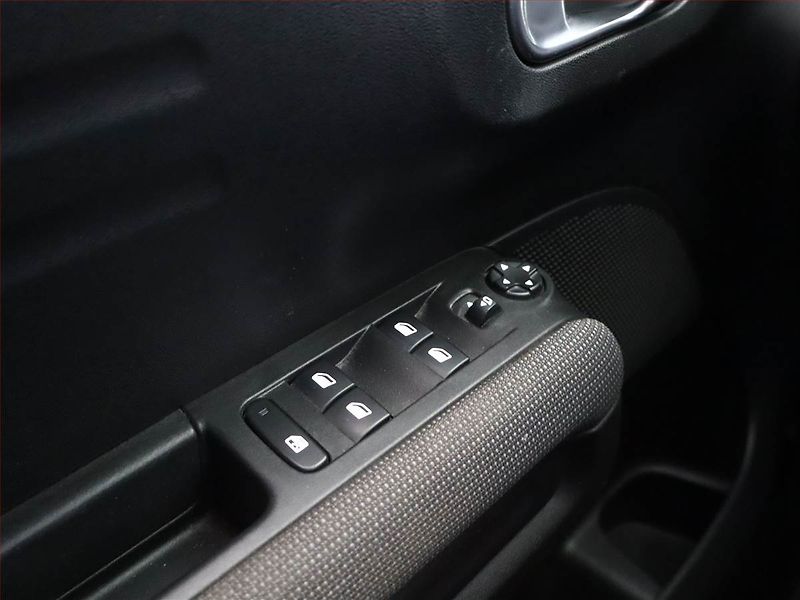 Citroën C3 Aircross (2022) 1.2 PureTech, ČR,1.maj - fotka 12 z 12