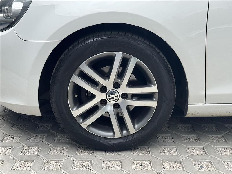 Volkswagen Golf 1,2 TSI 77kW Comfortline ČR - fotka 21 z 30