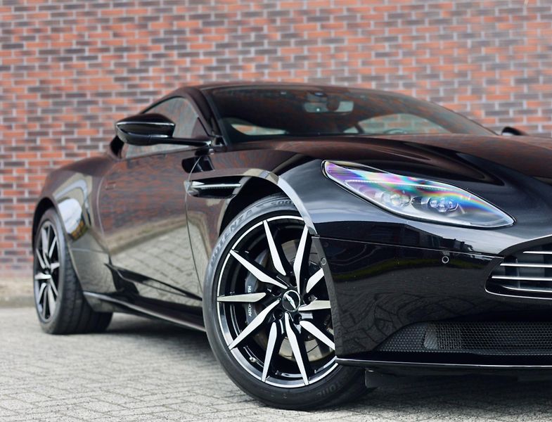 Aston Martin DB11 (2020) 4.0 V8 375KW - fotka 3 z 45