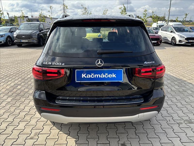 Mercedes-Benz GLB 2,0 200d 110kW 4Matic DCT - fotka 4 z 45