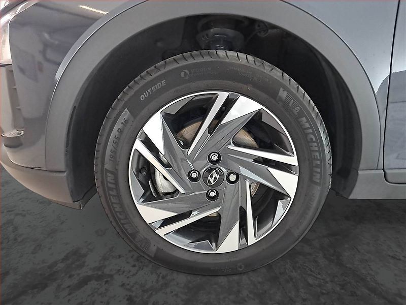 Hyundai Bayon (2023) 1.0 T-GDI, Serv.kniha - fotka 15 z 17