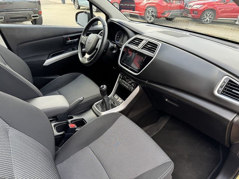 Suzuki SX4 S-Cross (2015) 1.6 VVTi Limited Navi Kamera - fotka 15 z 50