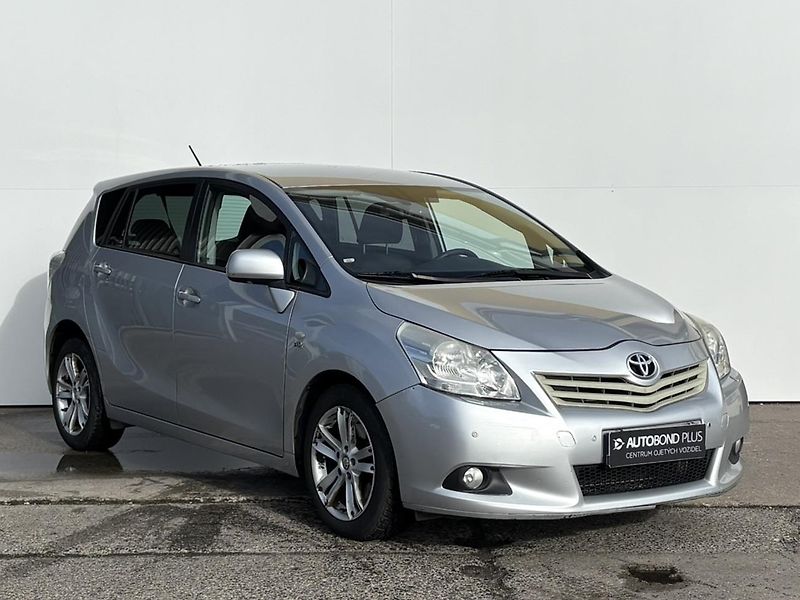 Toyota Verso 2.2 D-4D 110kW AT 7 míst - fotka 6 z 20