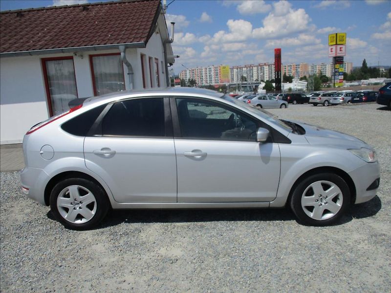 Ford Focus 1,6 i, klima, serv. kniha, - fotka 4 z 33