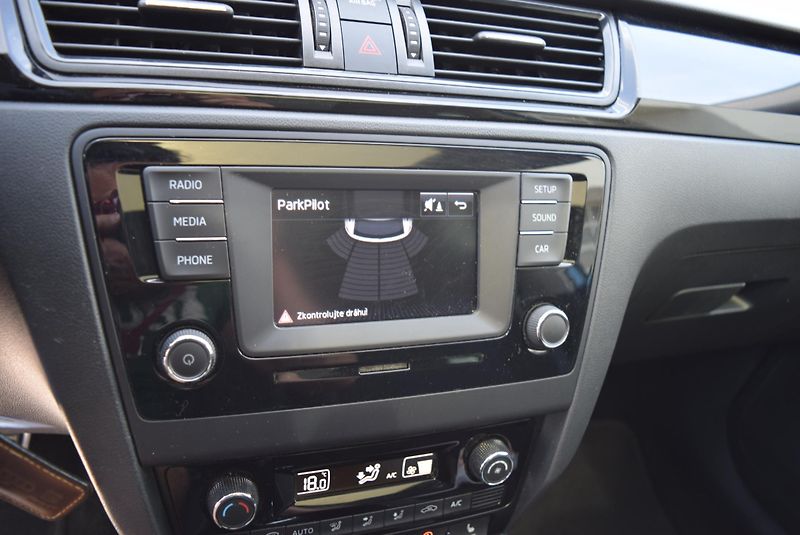 Škoda Rapid (2016) 1.2TSI 81kw AMBITION PANO OPS  - fotka 25 z 45