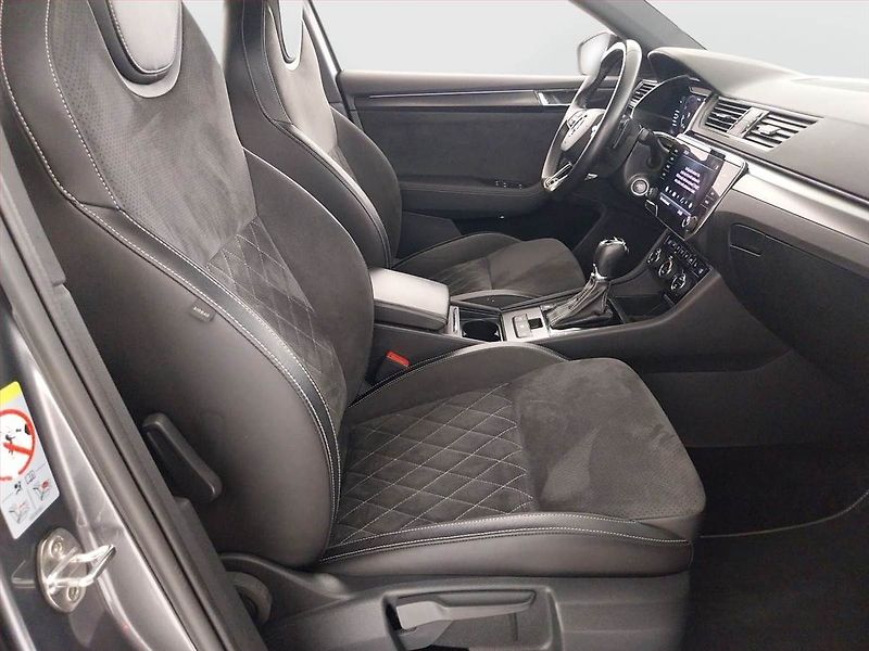 Škoda Superb (2023) Sportline 2.0 TDI - fotka 9 z 23