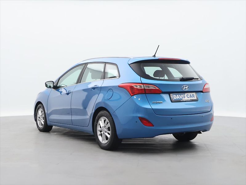 Hyundai i30 1,6 CRDi 81kW CZ Weekend - fotka 5 z 38