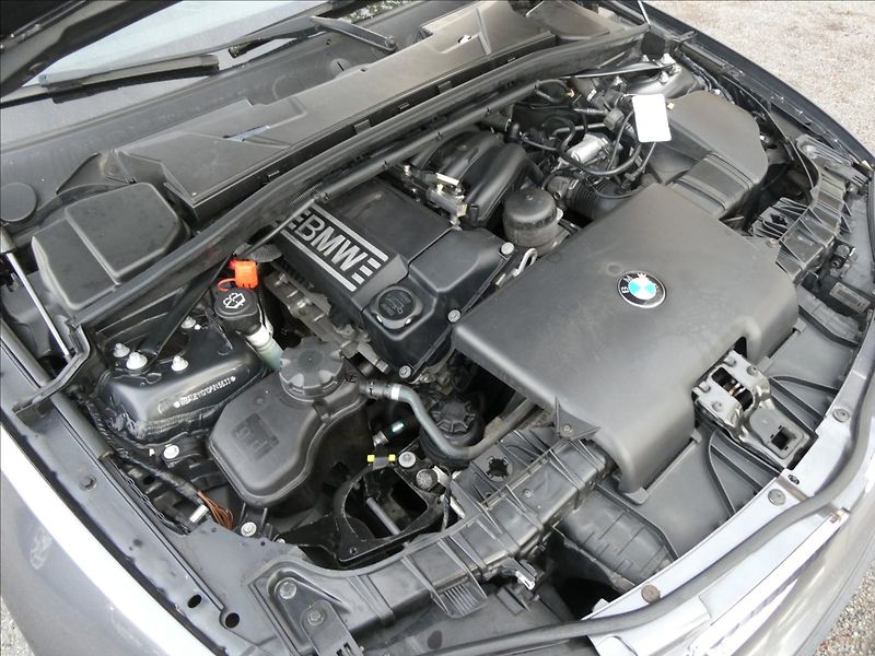 BMW Řada 1 1,6 i 85kW serviska, 2.majitel - fotka 34 z 40