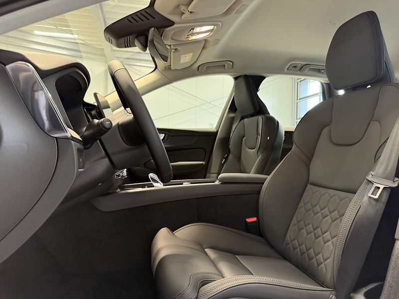 Volvo XC60 (2026) B5 2.0L 250+14 HP AT8 FWD PLUS - fotka 19 z 26