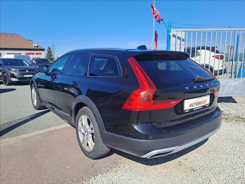 Volvo V90 T5 CC AWD CZ,1.MAJITEL,DPH - fotka 5 z 19