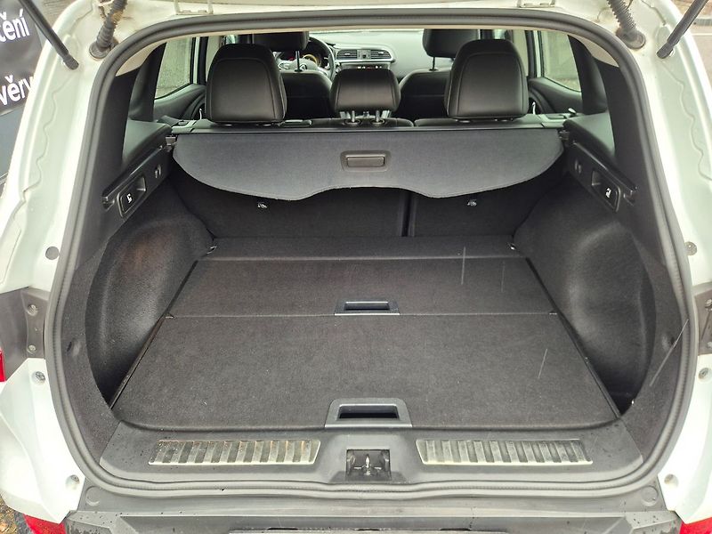 Renault Kadjar 1.2Tce 96kW, perfektní stav - fotka 23 z 26