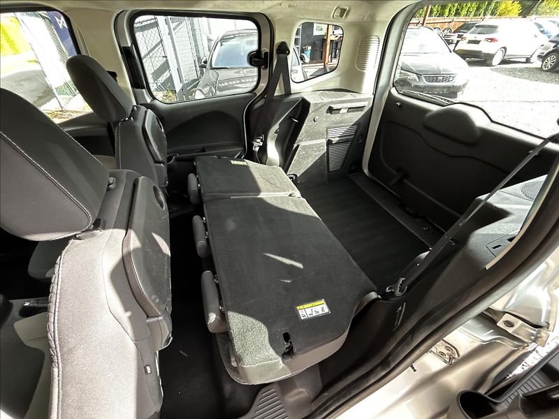 Ford Tourneo Courier 1,0 i 74 kW  Tempomat,Isofix - fotka 36 z 50
