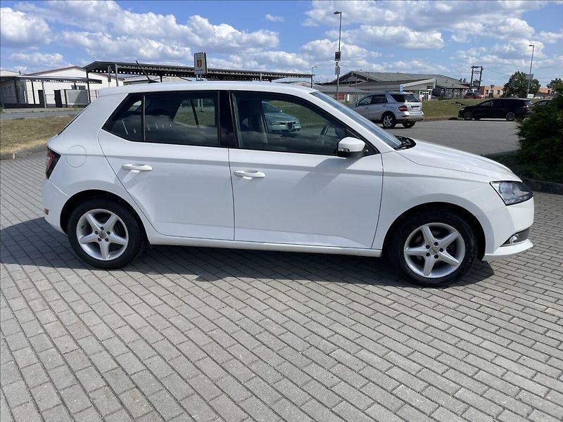 Škoda Fabia 1,0 MPi 44kw Klima ESP Tažné, - fotka 28 z 29