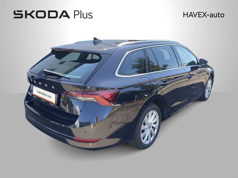 Škoda Octavia (2024) Combi 2.0 TDI DSG Style+ - fotka 2 z 35