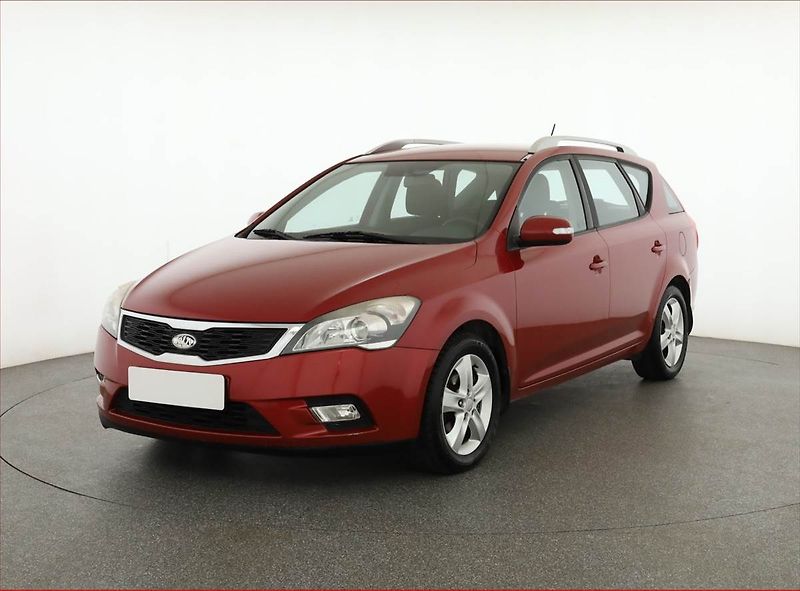 Kia Ceed (2010) 1.6 CRDi, jezdí výborně - fotka 2 z 16
